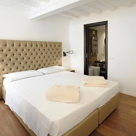 Opera 11 r&b Bed & Breakfast Parma Bagian luar foto