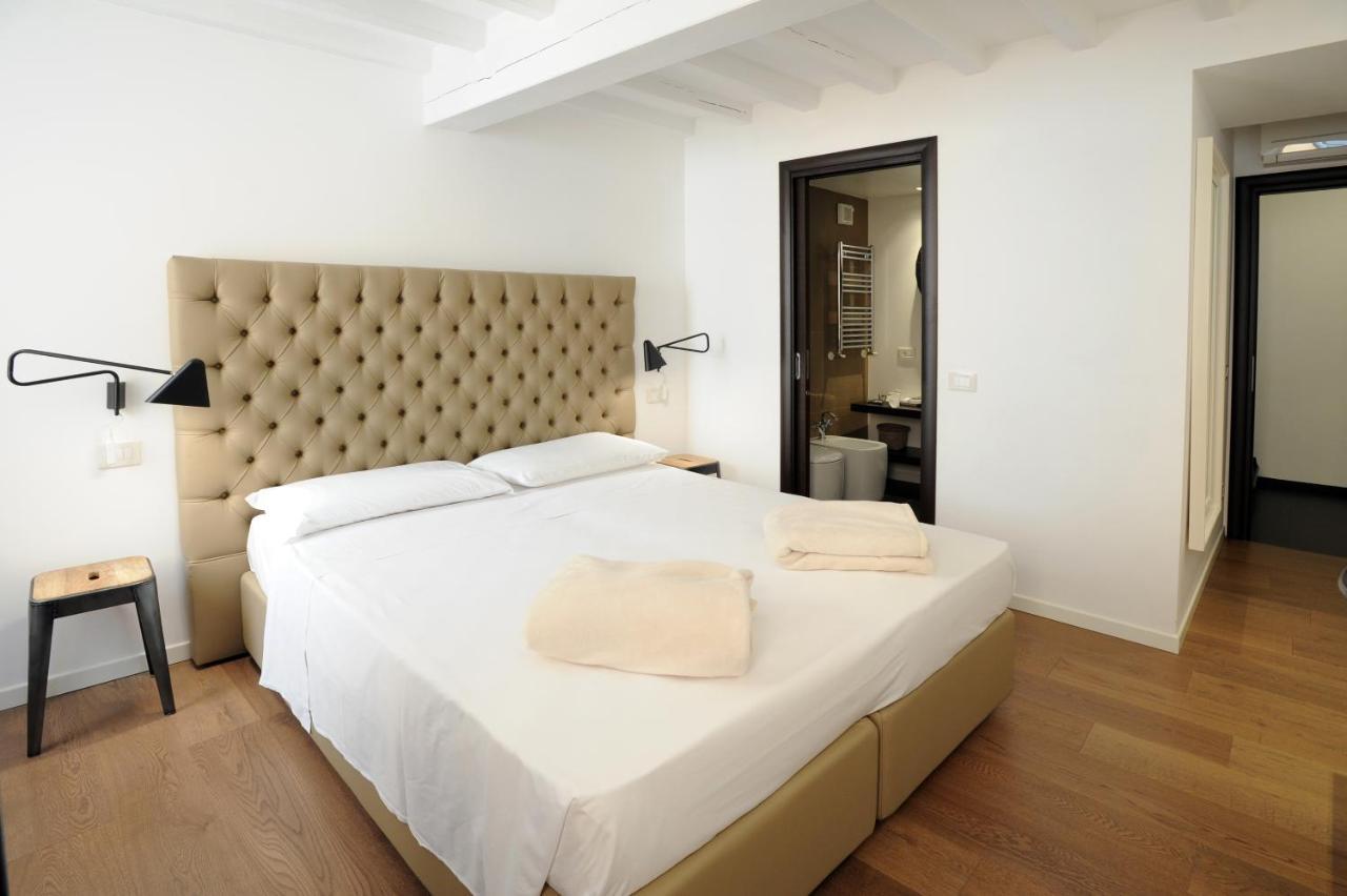 Opera 11 r&b Bed & Breakfast Parma Bagian luar foto